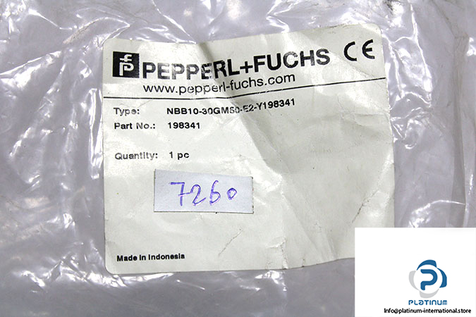 pepperl-fuchs-NBB10-30GM50-E2-Y198341-inductive-sensor-new-3