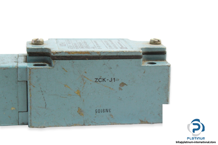 telemecanique-zck-j1_zck-e61-limit-switch-2