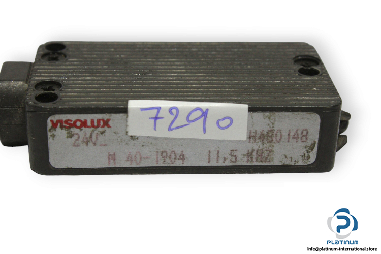 visolux-M-40-1904-photoelectric-sensor-used-2