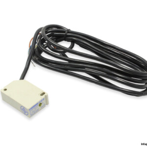 Telemecanique XS7G12PC440 Inductive Sensor