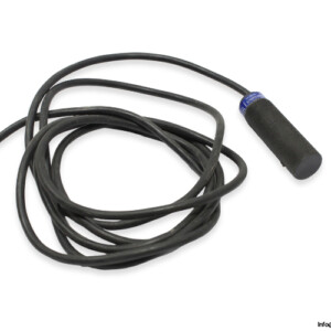 telemecanique-XT4P18PA372-capacitive-sensor