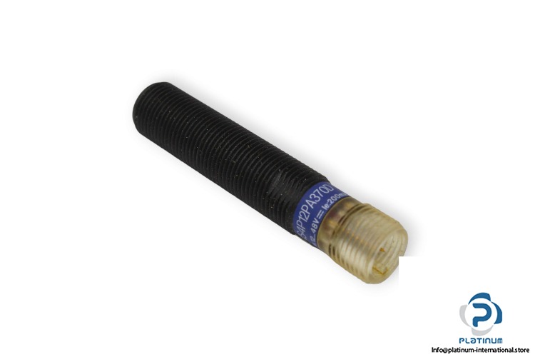 telemecanique-XS4-P12PA370D-inductive-sensor-new