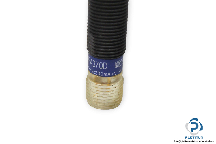 telemecanique-XS4-P12PA370D-inductive-sensor-new-6