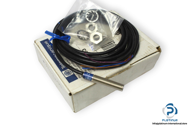 telemecanique-XUA-H0203-photoelectric-sensor-receiver-new
