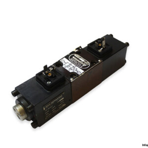 prva-petoletka-177-01G_J024-directional-control-valve