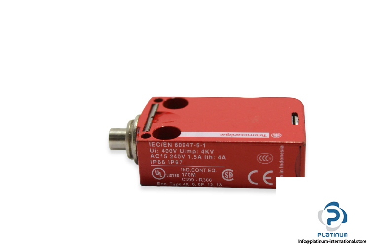 telemecanique-xcsm3910l5-limit-switch-1