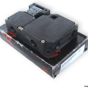 schmersal-AZM-160-23YRPK-solenoid-interlock-switch-(New)