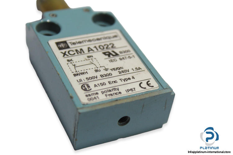 telemecanique-xcm-a1022-limit-switch-1