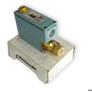 telemecanique-XMJ-A0127-pressure-switch-(new)-(carton)