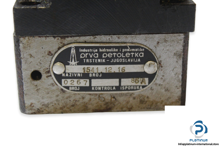 prva-petoletka-1522-52-21-6-flow-control-valve-1