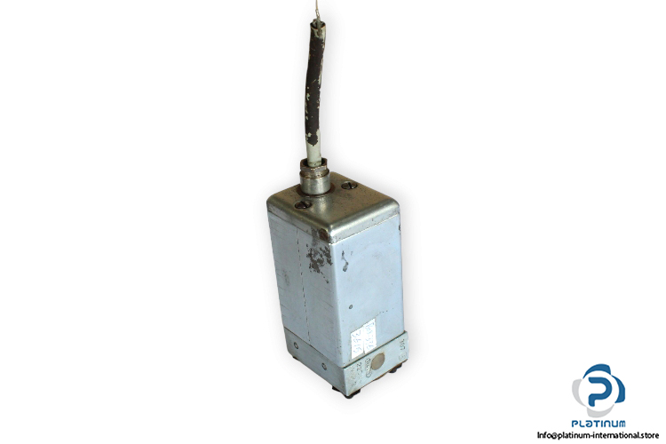 Hawe-WR-2-solenoid-operated-directional-valve-(used)