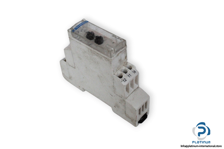 telemecanique-RM17TA00-multifunction-control-relay-(used)