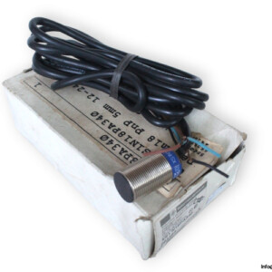 telemecanique-XS1-N18PA340-inductive-proximity-sensor-new