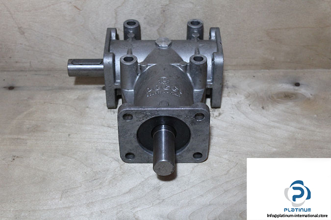 poggi-A2032R1-2D24-2-way-right-angle-gearbox