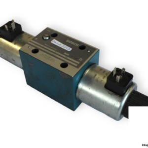 Bosch-0-810-001-731-solenoid-operated-directional-valve-(used)