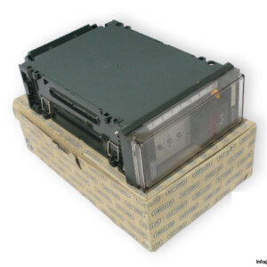 LANDIS & GYR POLYGYR RWF 32.001 UNIVERSAL CONTROLLER