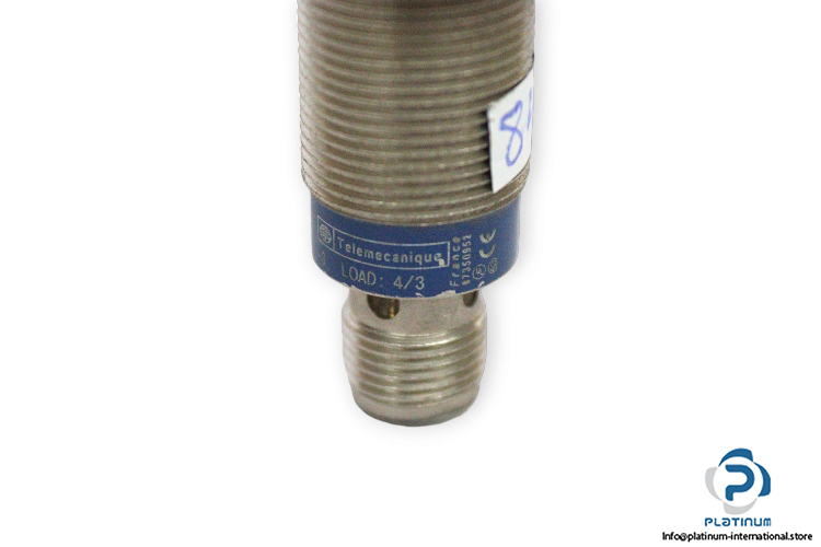 telemecanique-XS1M18PA370D-inductive-proximity-sensor-used-3