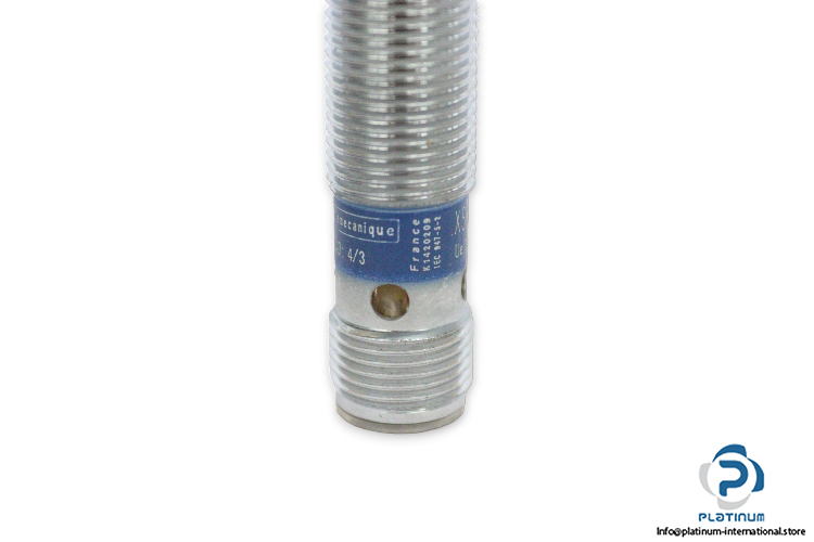 telemecanique-XS1M12PA370D-inductive-proximity-sensor-new-3