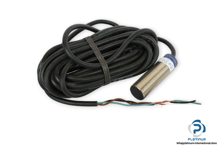 telemecanique-XS1M18PA370L1-inductive-proximity-sensor-new