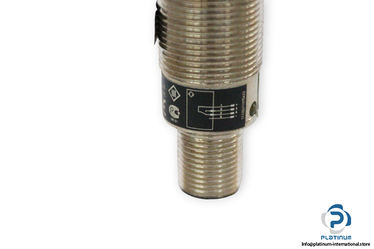 wenglor-HD03PA3-photoelectric-reflex-sensor-used-3