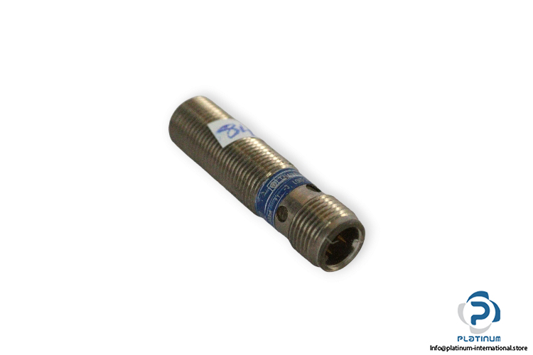 telemecanique-XS1N12PB349D-inductive-sensor-(used)
