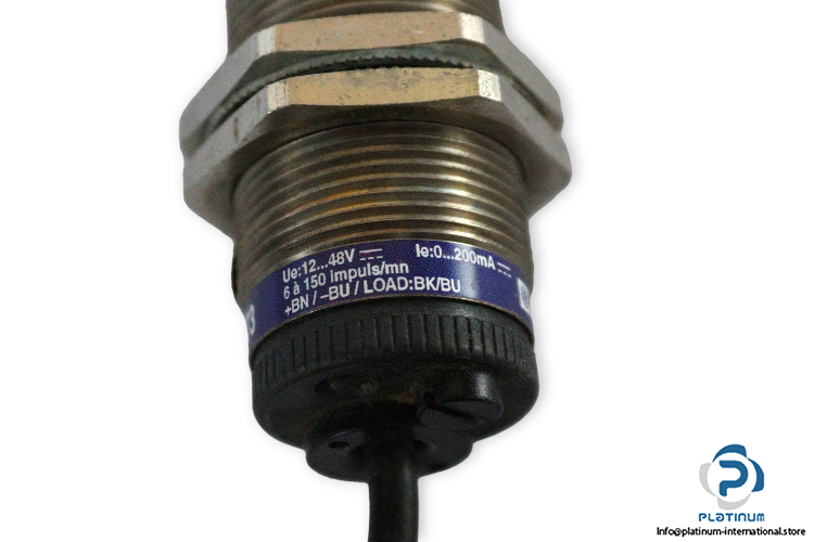 telemecanique-XSA-V11373-inductive-sensor-(Used)-2