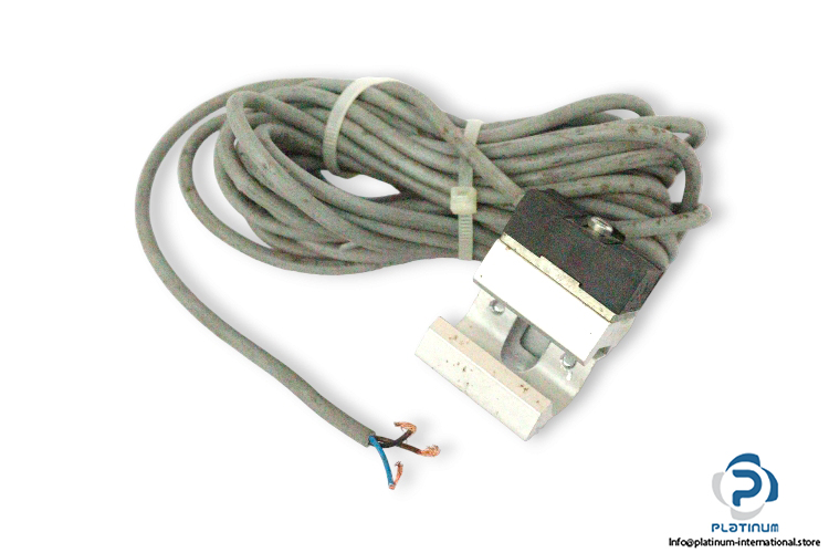 festo-SMEO-1-LED-24-K5-B-proximity-sensor-(used)