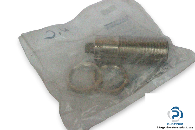 balluff-BES-516-327-G-S4-C-inductive-standard-sensor-new
