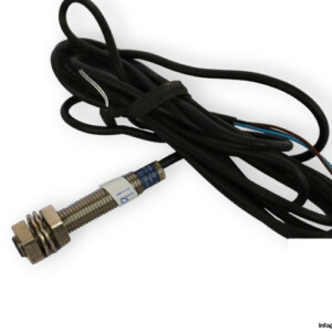 telemecanique-XS1M08PA370-inductive-proximity-sensor-(new)