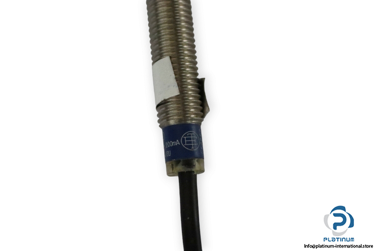 telemecanique-XS1M08PA370-inductive-proximity-sensor-(new)-4