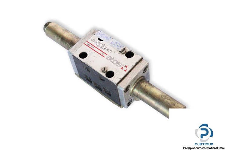 Atos-DHS-713_40-solenoid-operated-directional-valve-witout-coil-(used)