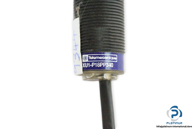 telemecanique-XU1-P18PP340-reflective-sensor-(New)-1
