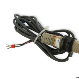 omron-E3F2-R2C4-photoelectric-retro-reflective-sensor-used