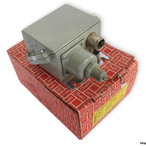 danfoss-KPS33-060-310366-pressure-switch-(new)