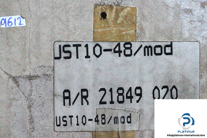 jumo-UST-10-48-temperature-controller-(new)-3