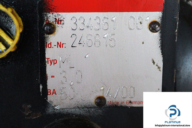 lenze-MDSKARS056-22-servo-motor-(used)-3