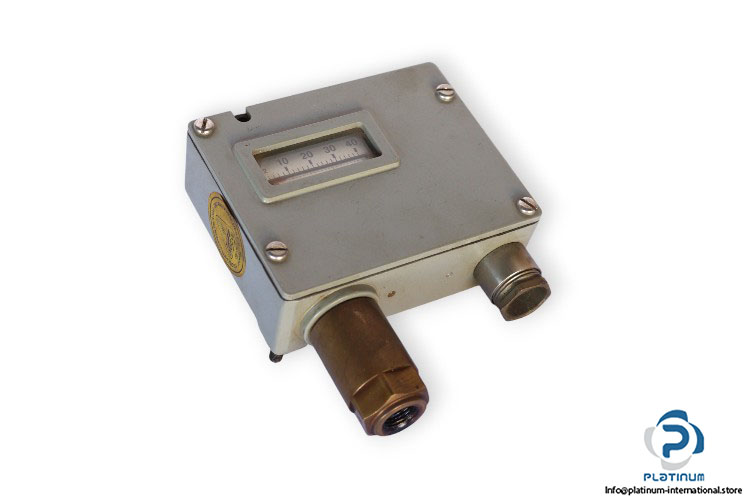trafag-900.2381-pressure-switch-(used)