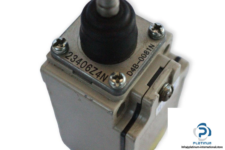 omron-D4B-4181N-limit-switch-(used)-1