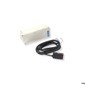 Omron E3S-AD31 Photoelectric Diffuse-Reflective Sensor