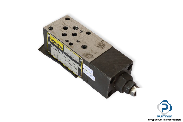 parker-PRM2PP17SN-42-pressure-reducing-valve-used