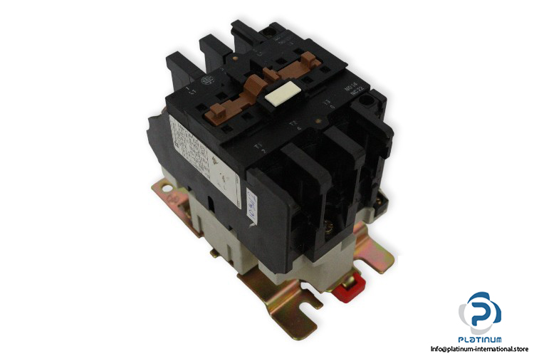 telemecanique-LC1-D403-contactor-(used)