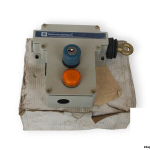 Telemecanique XY2 CE5D496 Latching Emergency