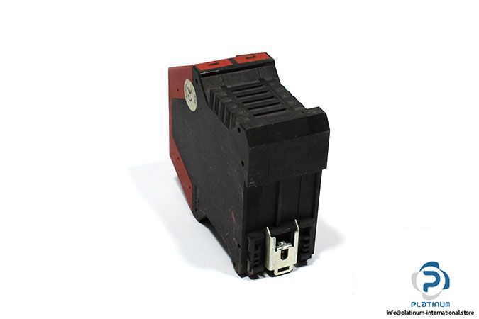 telemecanique-xpsak311144-emergency-stop-1