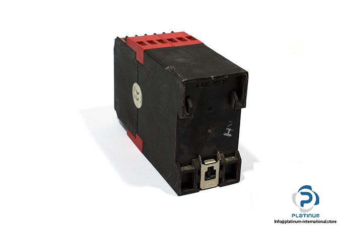 telemecanique-xpsas3440-safety-relay-1