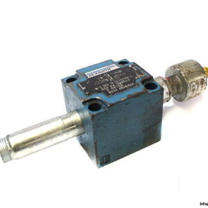 rexroth-R900224682-directional-poppet-valve-without-coil