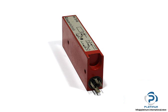 leuze-RK-72_4S-unpolarized-retro-reflective-photoelectric-sensor