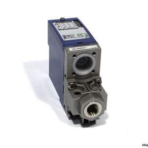 telemecanique-XMLA004C2S11-pressure-switch