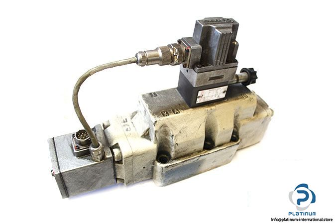 moog-D664-1701G-servo-proportional-control-valve