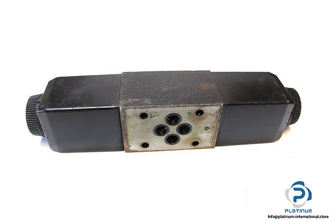 vickers-dg4v-3-2n-m-u-h7-60-solenoid-operated-directional-valve-3
