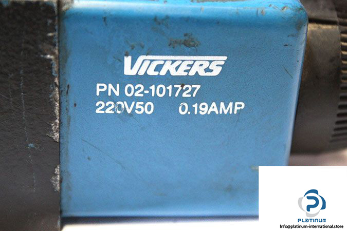 vickers-dg4v-3s-6c-vm-u-c5-60-solenoid-operated-directional-valve-2